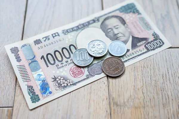 紙幣と硬貨